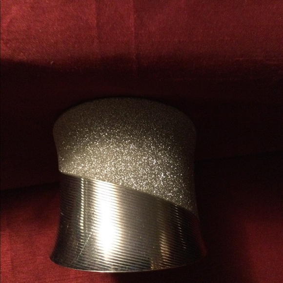 CLEARANCE: Metal Cuff Bracelet - Picture 8 of 8